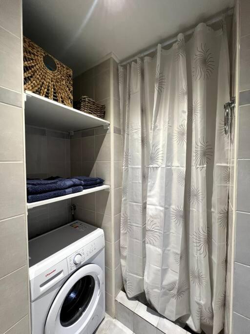 Jimmy'S Pool Apartment Peraia  ภายนอก รูปภาพ
